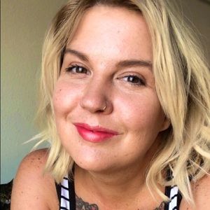 Meet your Posher, Annie